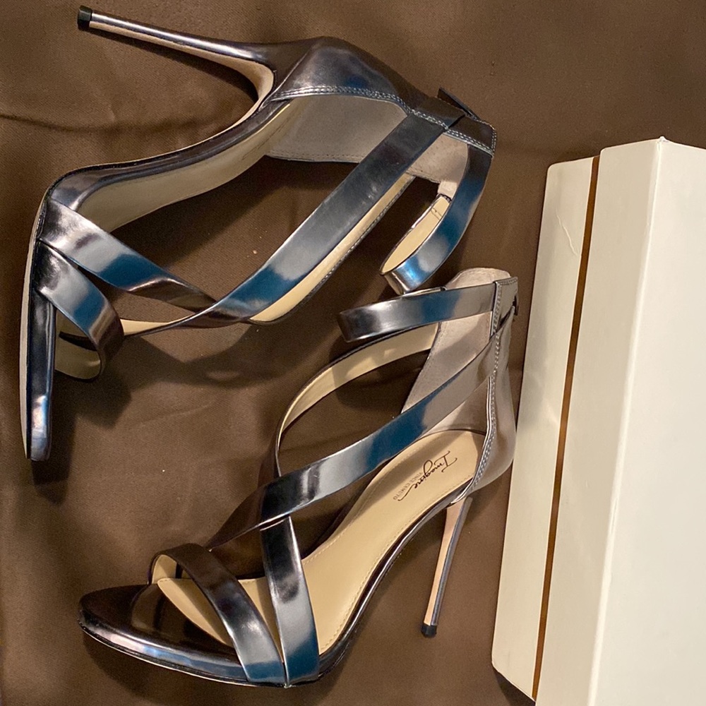 New Imagine by Vince Camuto/ Color: Anthracite/ Size: 10